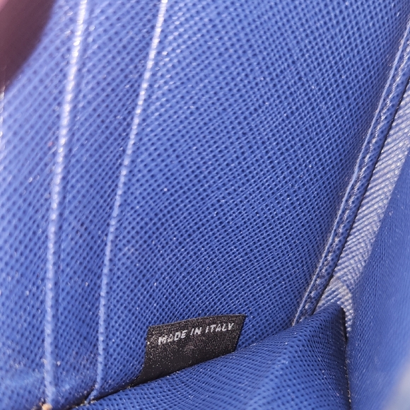 Prada Blue Wallet Like new! All inclusive - Picture 6 of 11